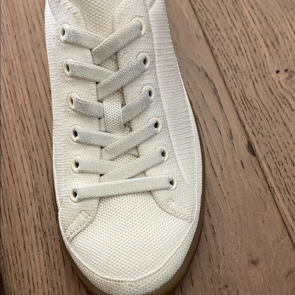 Vionic Off-White Canvas Sneakers - Picture 4 of 5